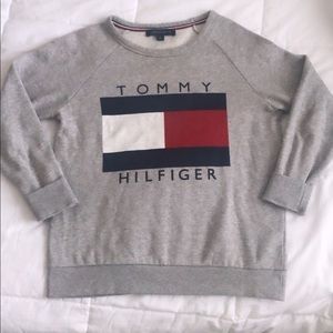 Tommy Hilfiger grey sweatshirt